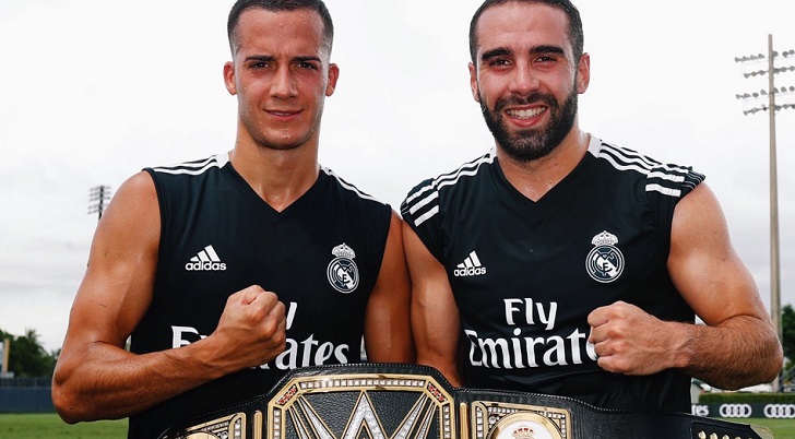 El Real Madrid recibe de la WWE el cinturón de campeón
